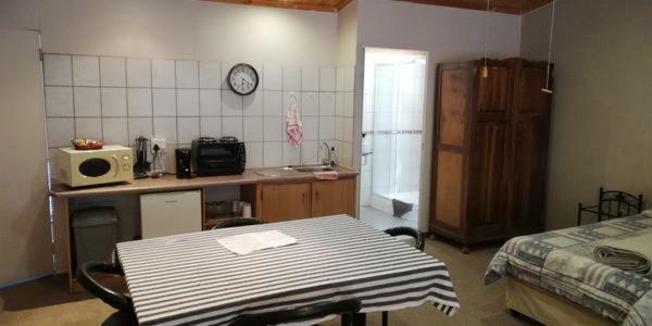 Anandi Guesthouse Mariental Bagian luar foto