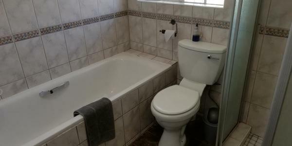 Anandi Guesthouse Mariental Bagian luar foto