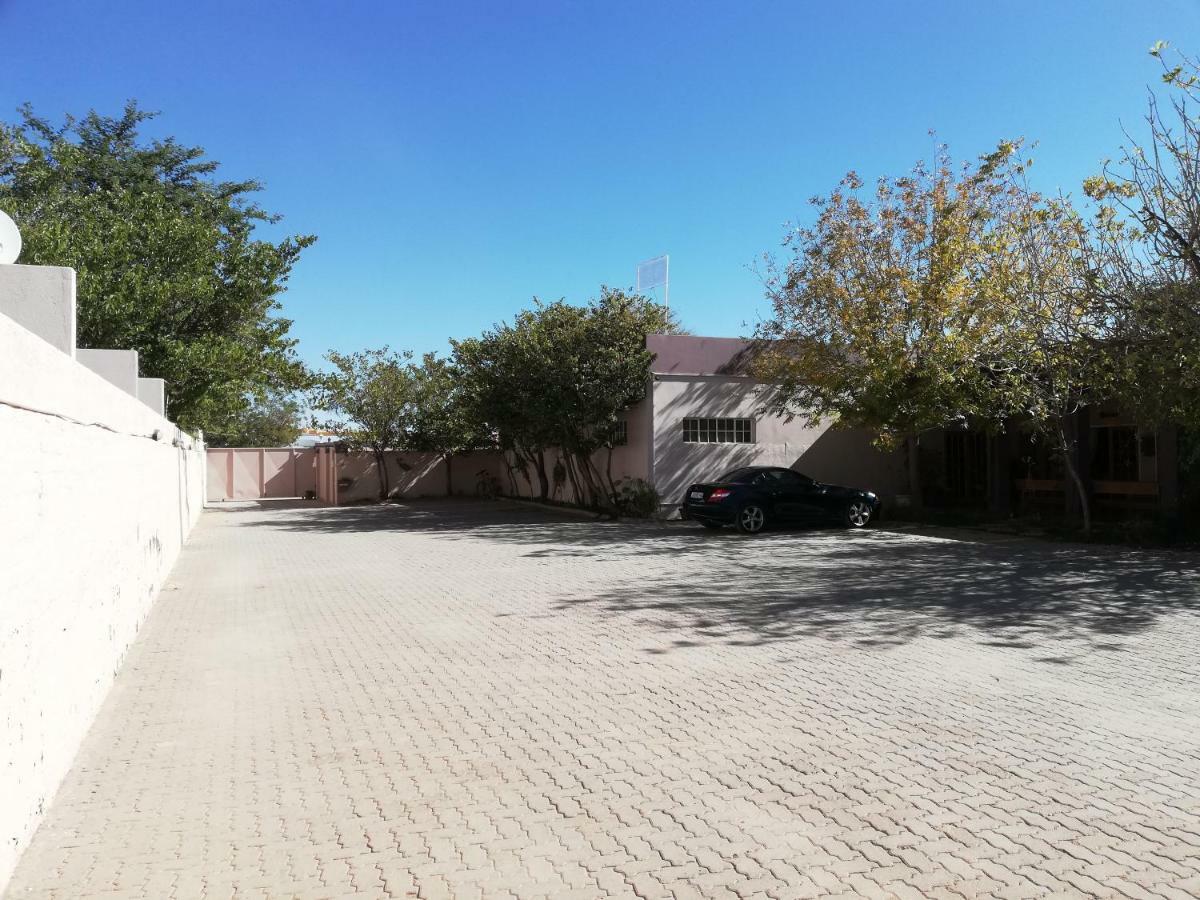 Anandi Guesthouse Mariental Bagian luar foto
