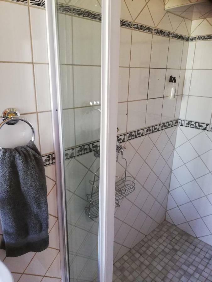 Anandi Guesthouse Mariental Bagian luar foto