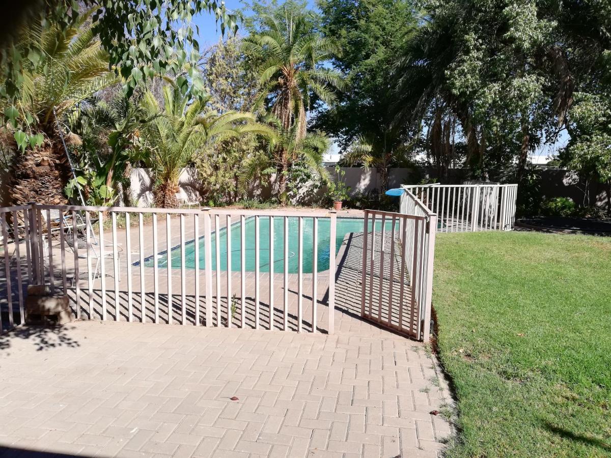 Anandi Guesthouse Mariental Bagian luar foto